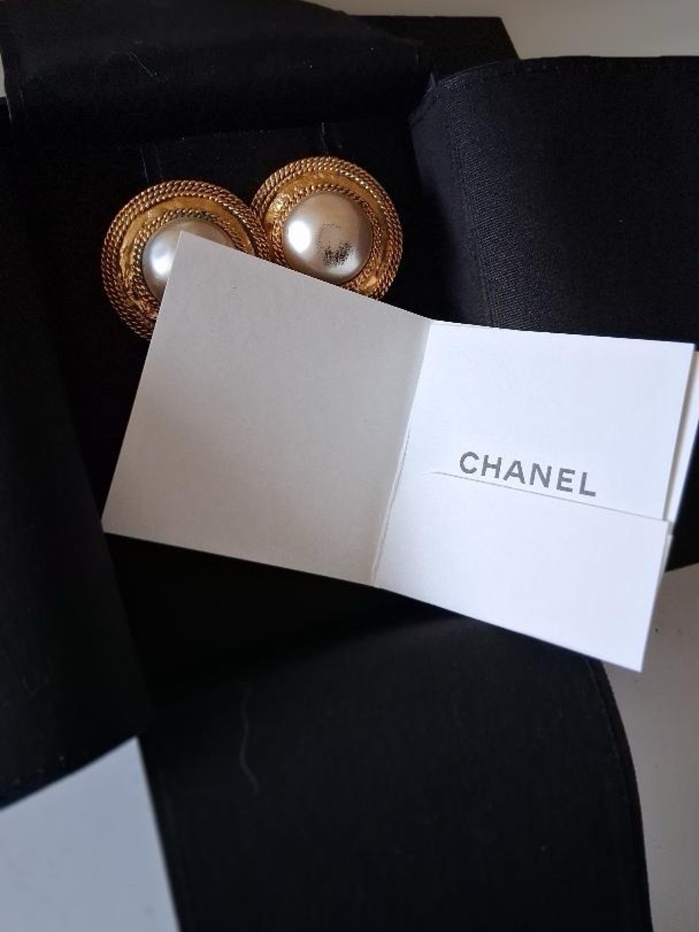 CHANEL VINTAGE CLIP EARRINGS W/COA & GIFT BOX
